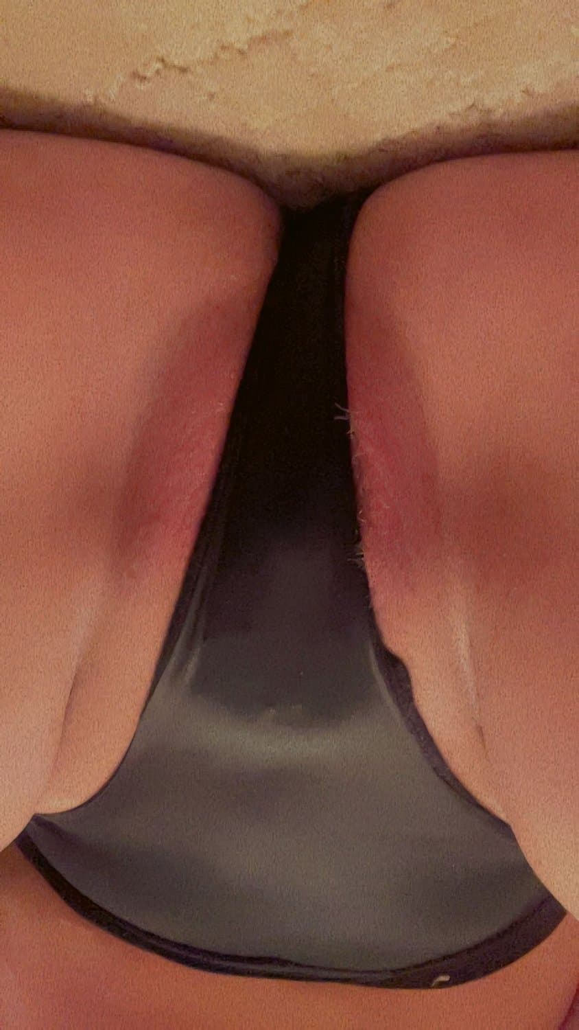 18yo webslut teases her virgin pussy