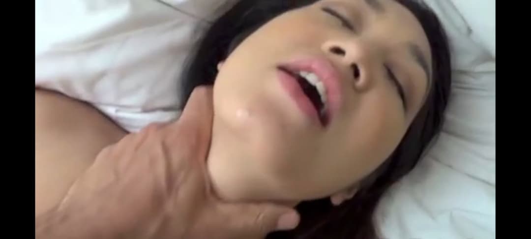 Nerdy thick but hot filipino hooker fucked by tourist in his hote room