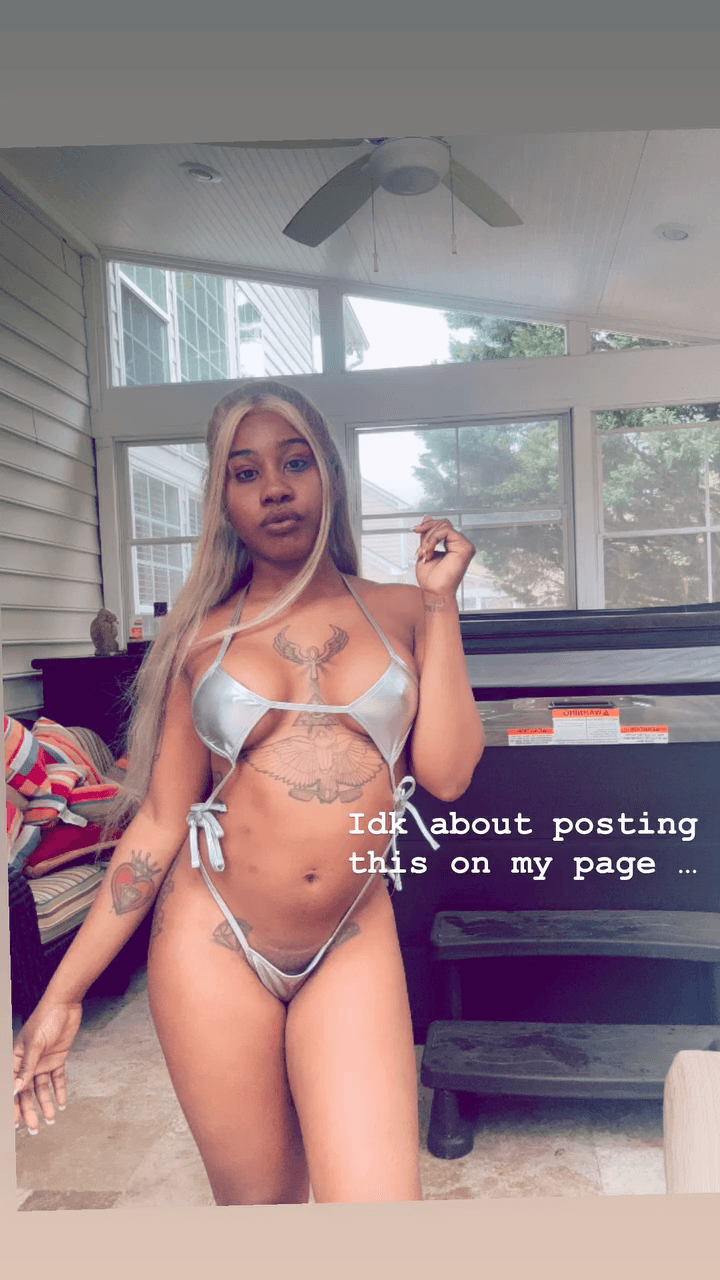 Beautiful ebony stripper hoggy twerkin