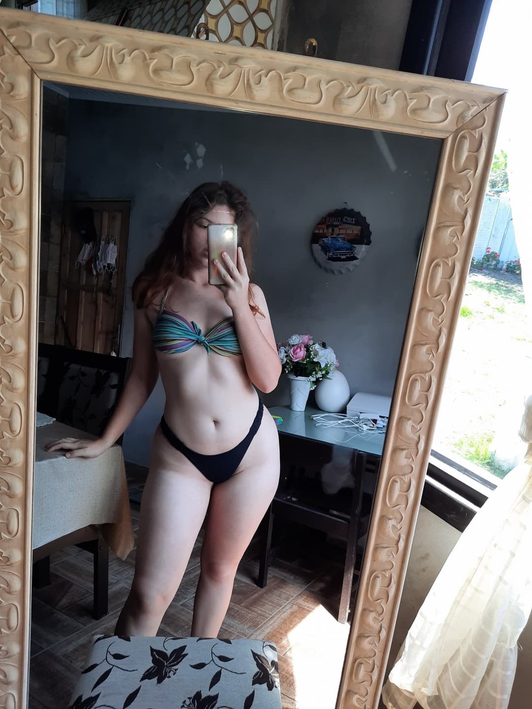 Ruiva Isabell antes de vender conteúdo adulto