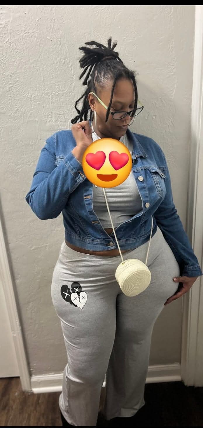 CURVY THICK EBONY MATURE