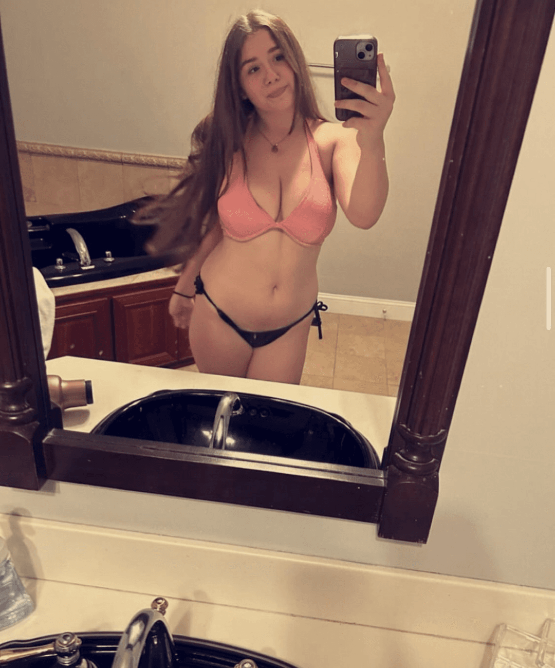 Big tit Ashlyn wants you to stare at her cleavage.