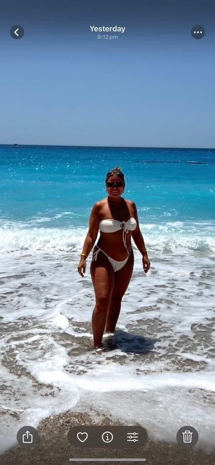 Woman who face planted and show her fatt ass at hers kids school parent racing. Who Has her nude. DM