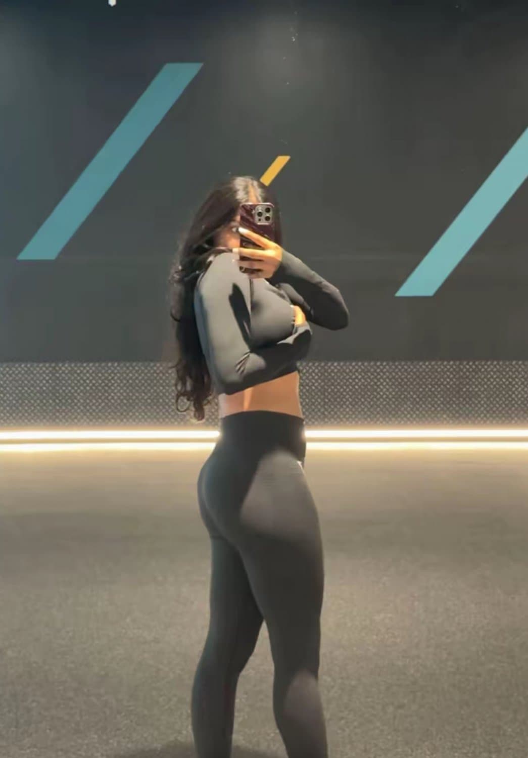 Click to view full size Hot Tamil gym girl submission Indian desi Bengali