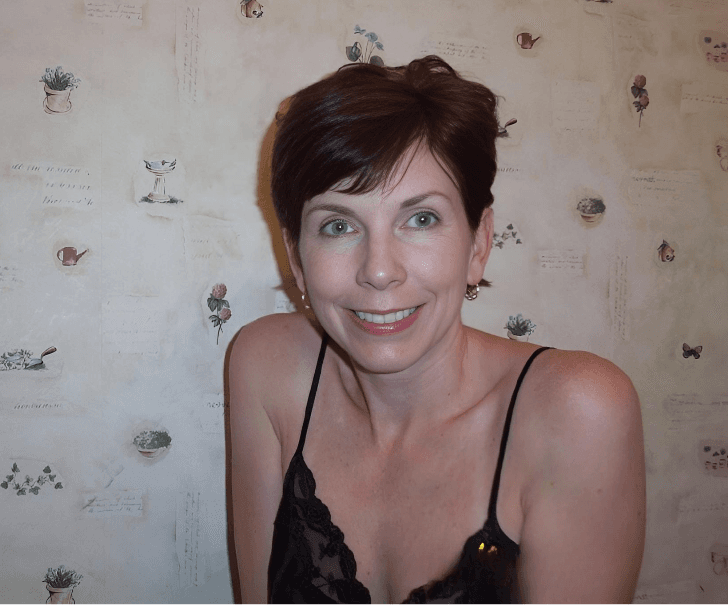 Submissive Soccer Mom Enjoying Gloryhole cum load #8