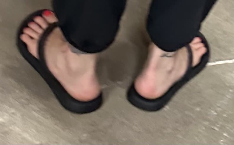 Click to view full size Creep Shots. Super Sexy Hot Blonde MILF Feet & Ass. I couldn’t get a clear face pic.