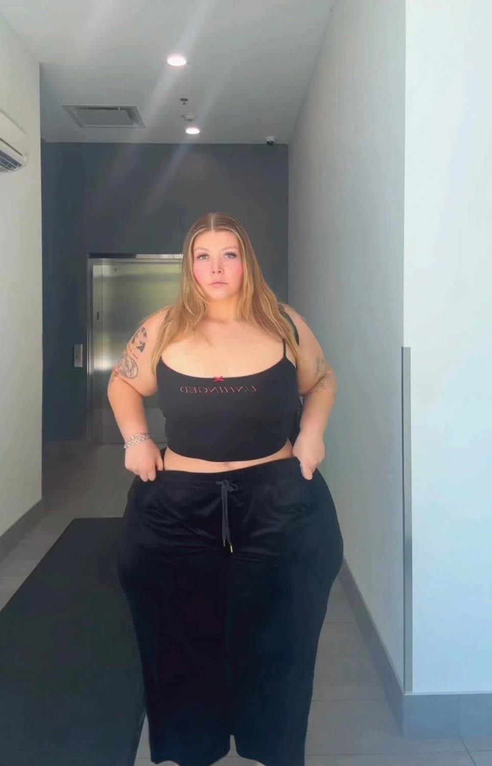 Click to view full size MASSIVE HUGE ASS SSBBW