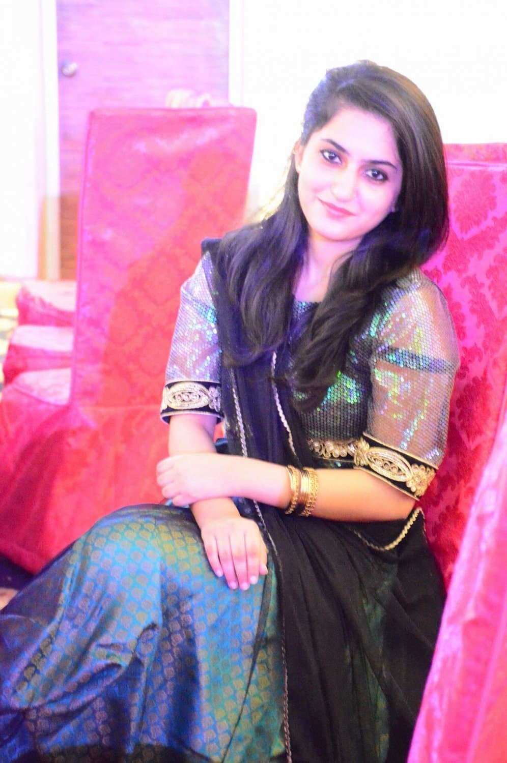 Click to view full size Pakistani girl sexy Resham gul Insta reshug1212 snap reshu121 num 03422278042