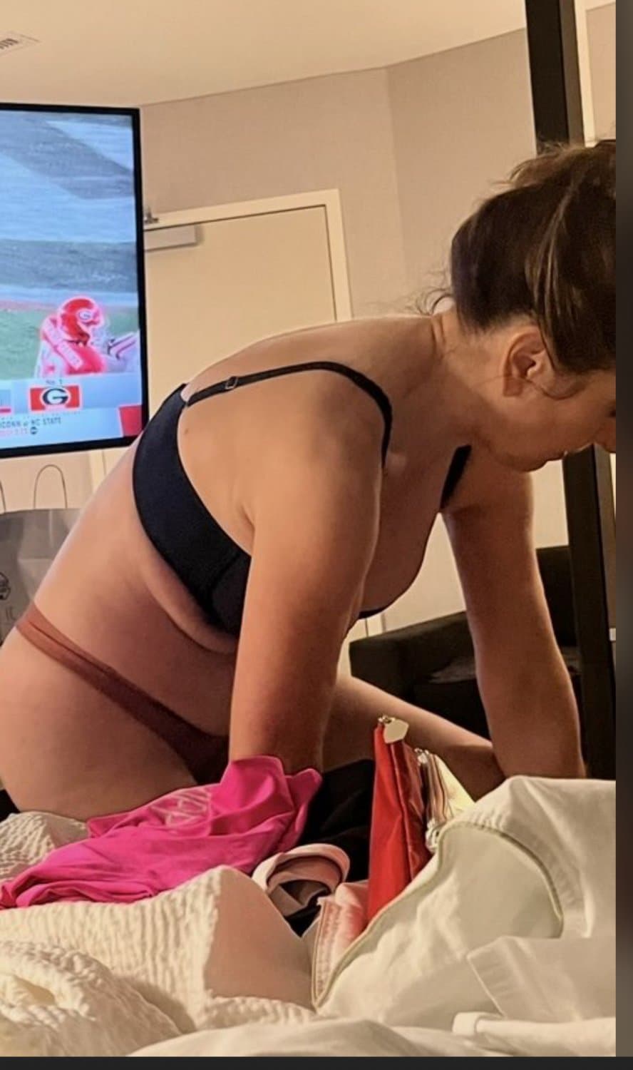 Mom on a girls trip taken advantage of drunk in Aruba. Kik lenny18766