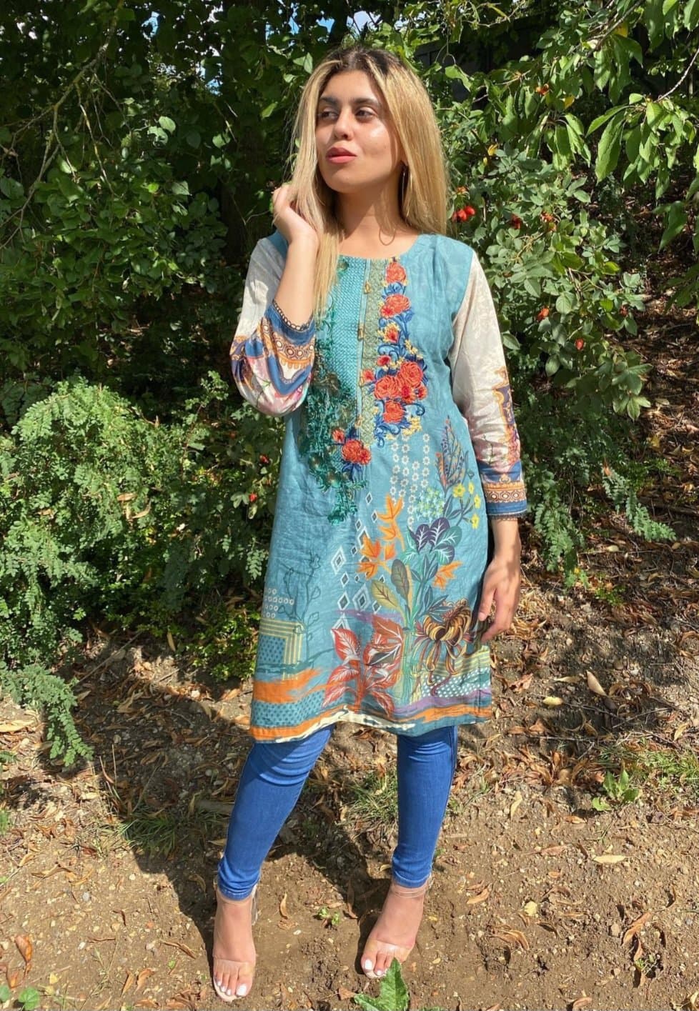 Paki babe loves it when you masterbate over her pics