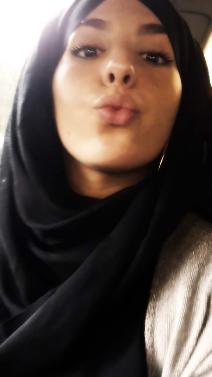 Pretty syrian muslim hijab girl