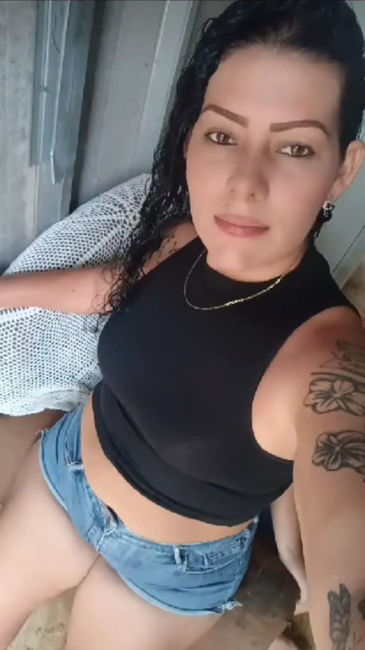 Click to view full size Esta puta me vende contenido exclusivo?maría