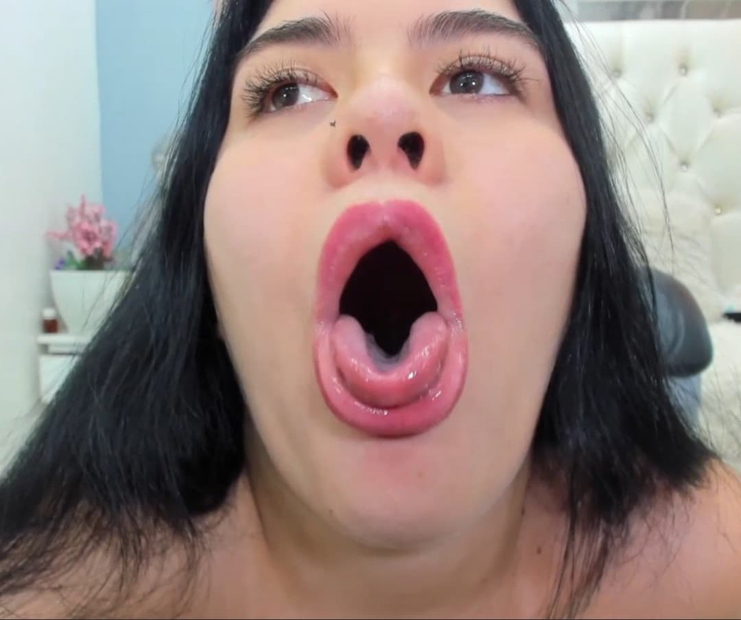 Click to view full size love face teen pendeja puta dumb with big fat tits ass fapping