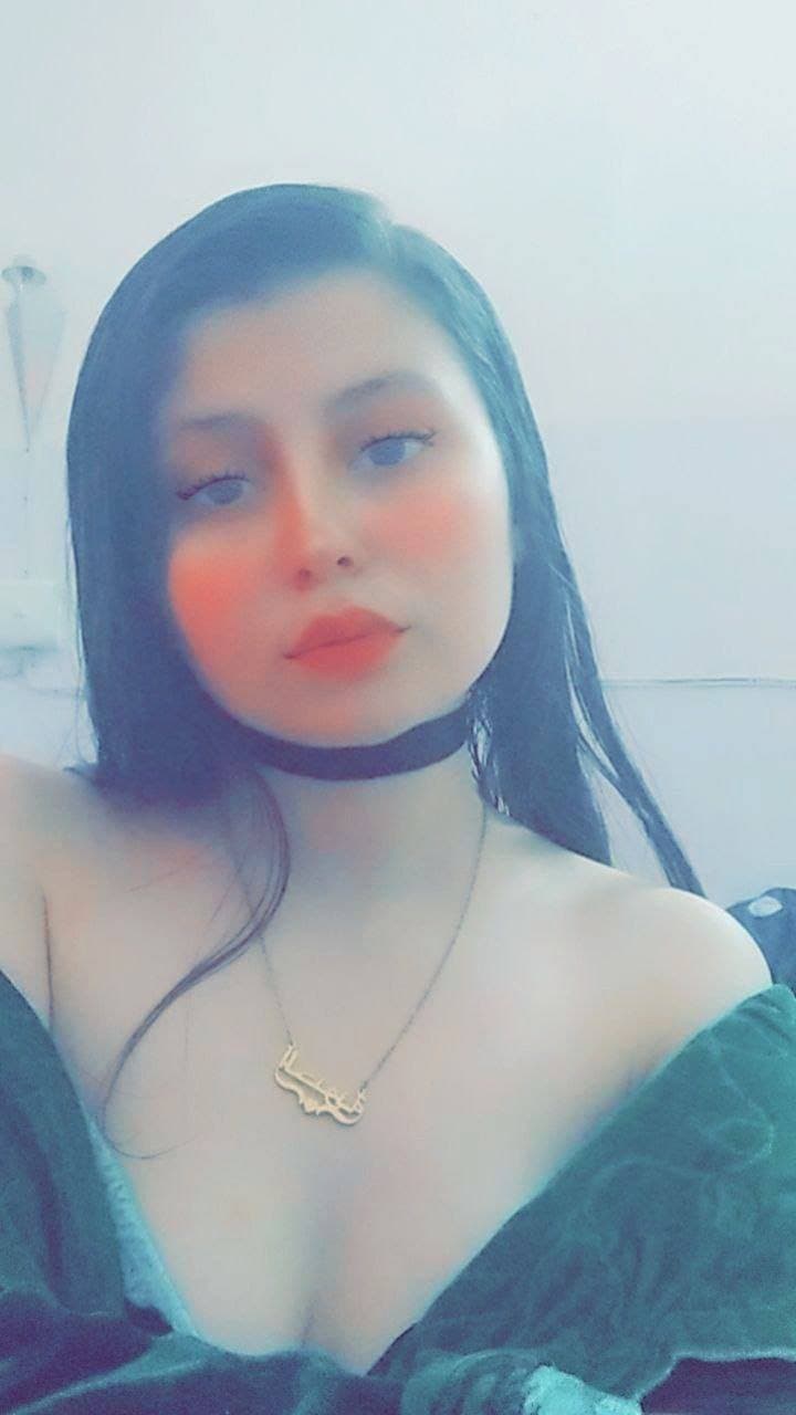 Arab girl with beautiful hijab and appetizing body???