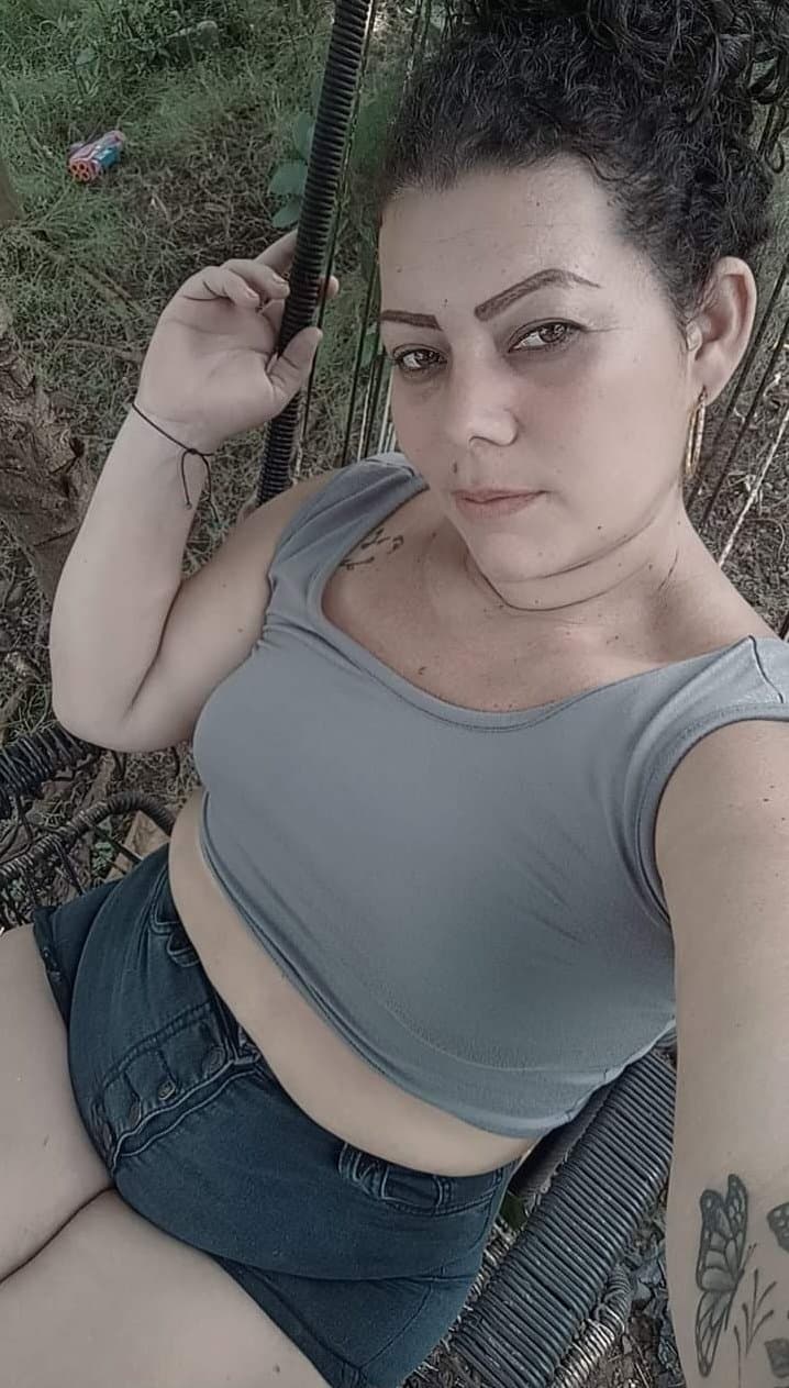 Click to view full size Esta puta me vende contenido exclusivo?maría