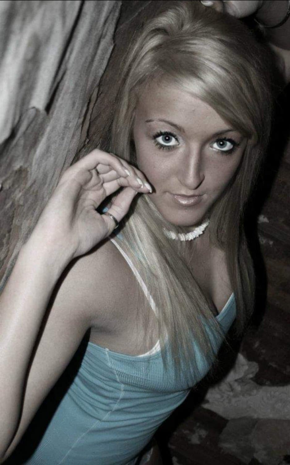 Anissa 18yo. Comment, repost, or message me.