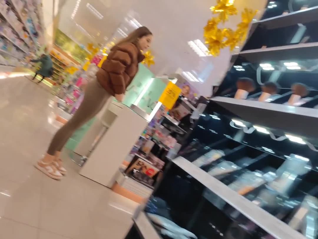 German girl deep booty scrunch leggings [not oc]