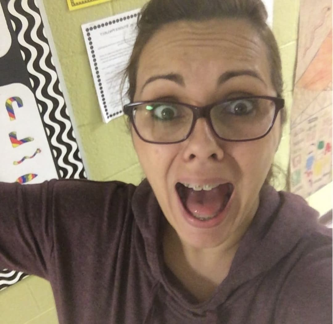 Milf with pretty feet and big melons