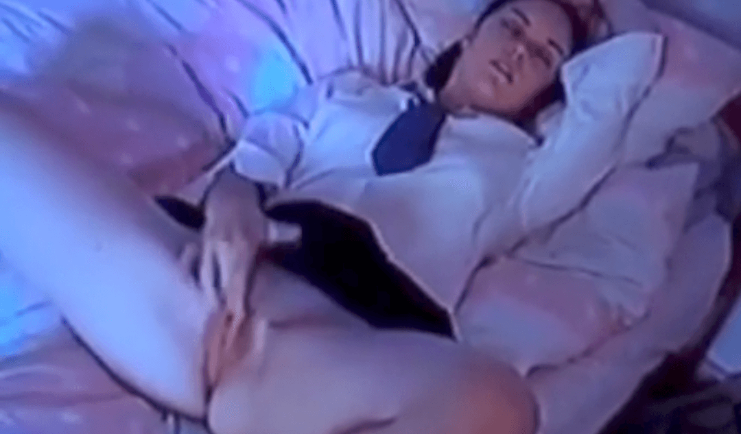 Homemade stolen sex tape. Girlfriend dresses as a school girl and gets fucked.