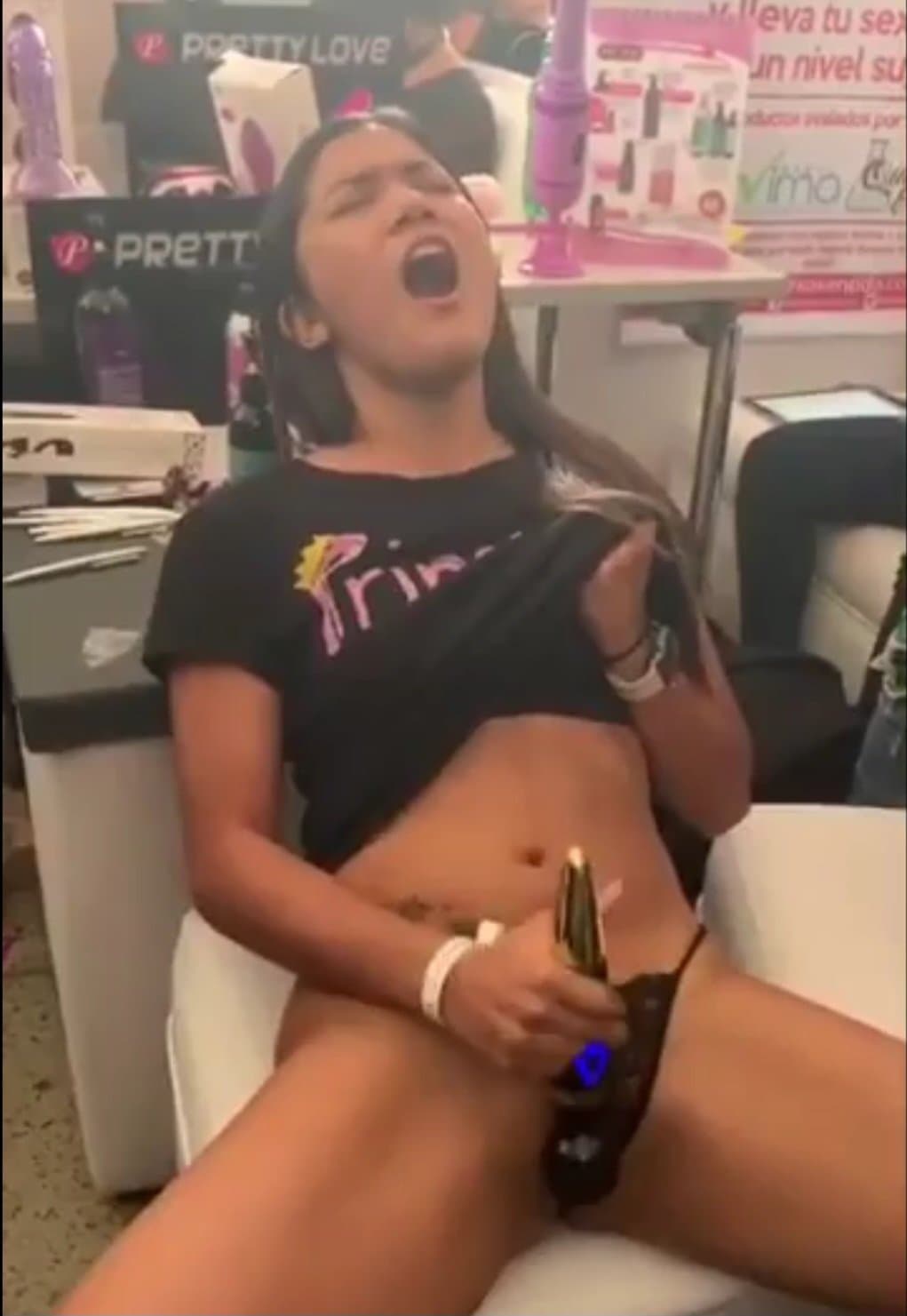 A free sample of the product in public ?