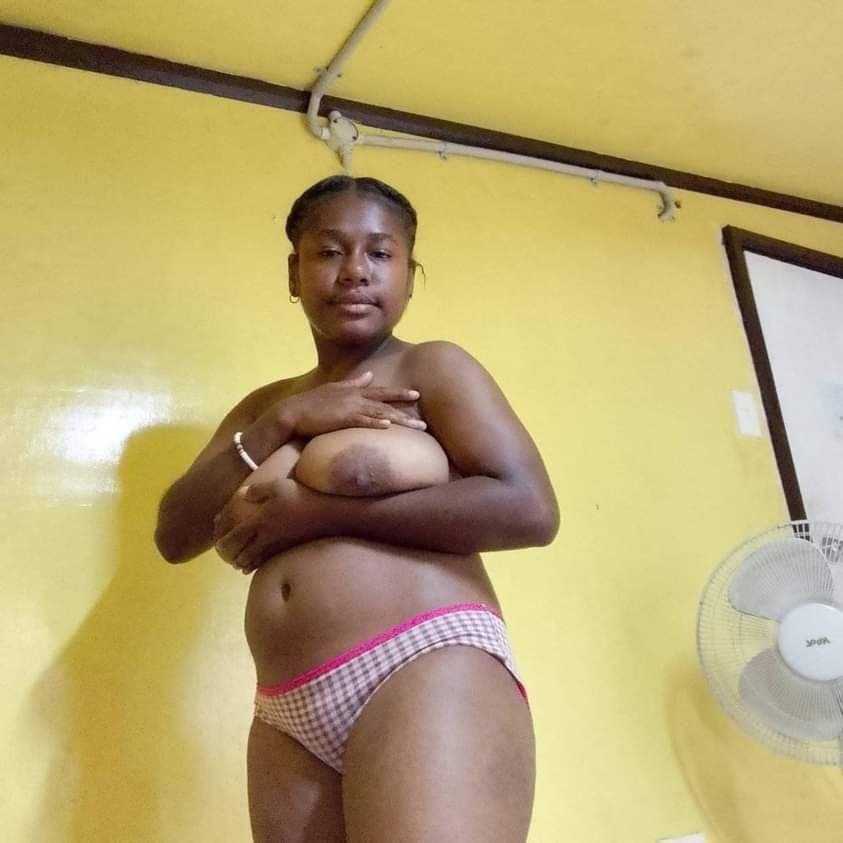 Busty PNG Teen pose ?