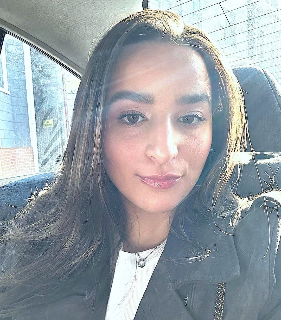 jerk to this gorgeous dicksucker Nicole she needs covered