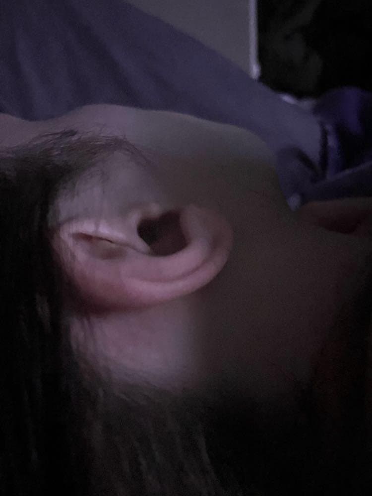 Slut with a gaping ear to be teased