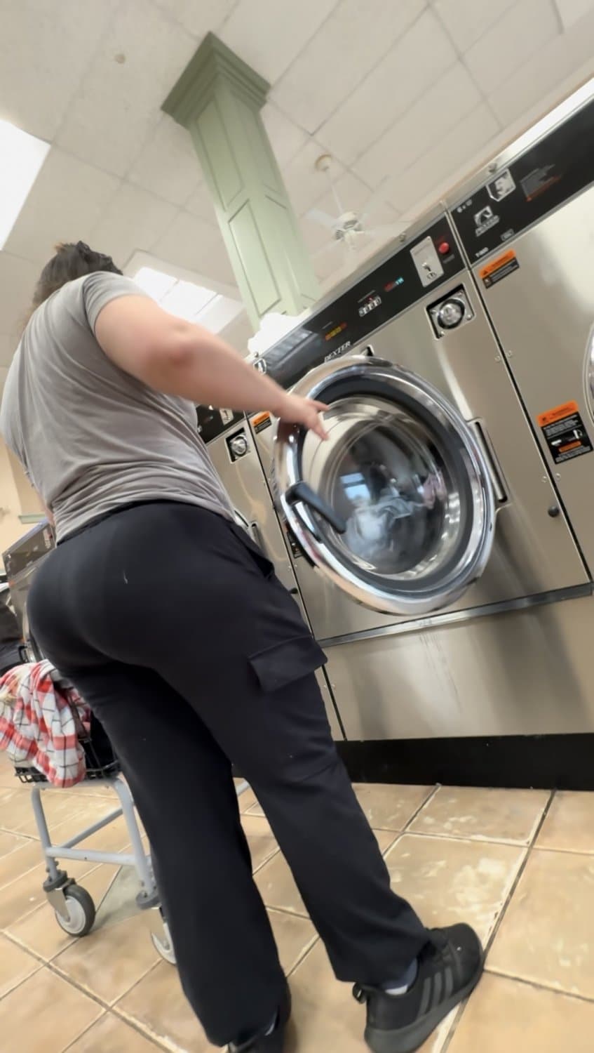 fat ugly pawg booty capped càndid at laundromat