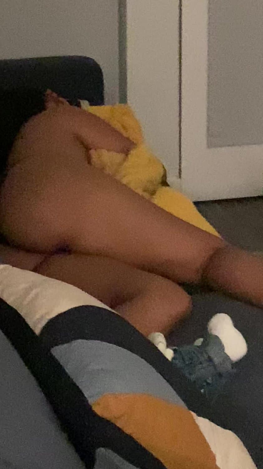 Drunk gf passed out naked on couch for friends to see