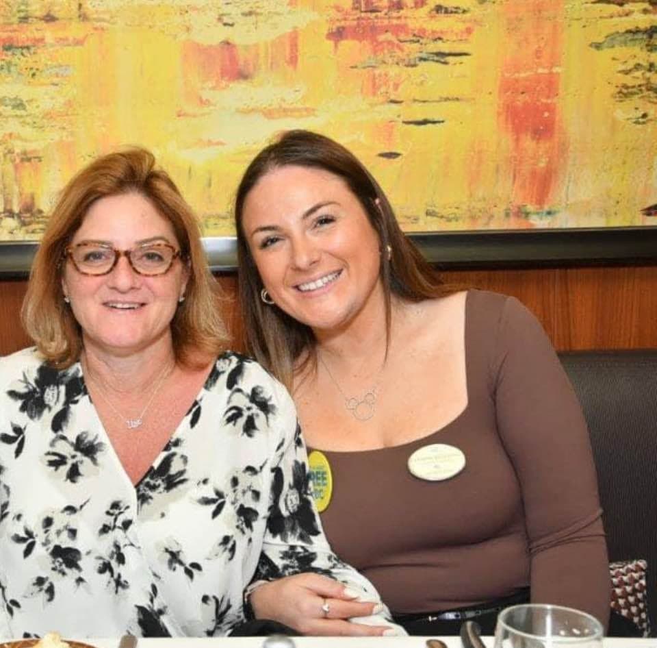 Mother and Daugher Websluts Liza and Allie Leak