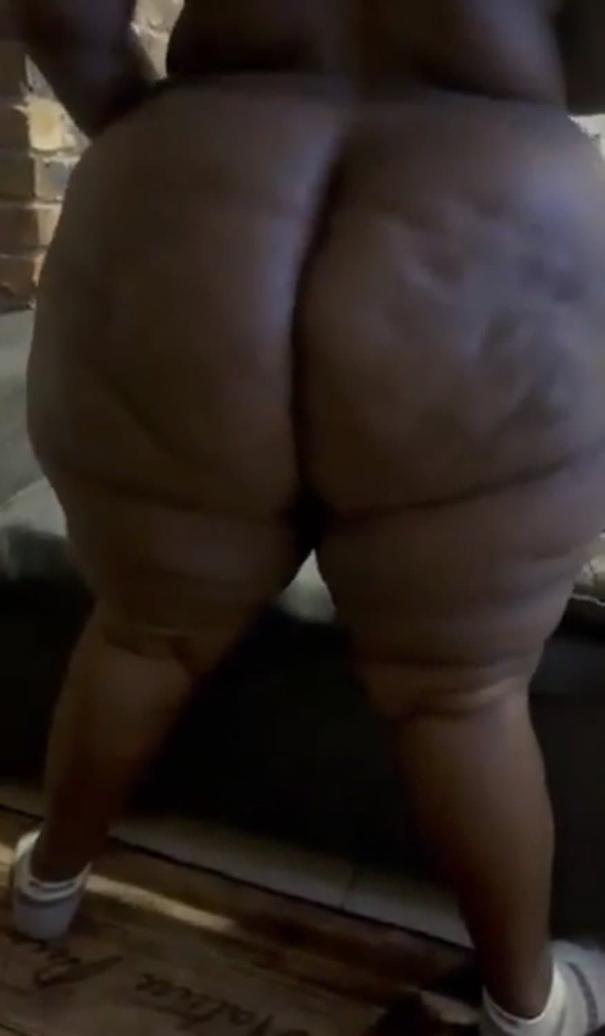 THICC booty latina african milf!