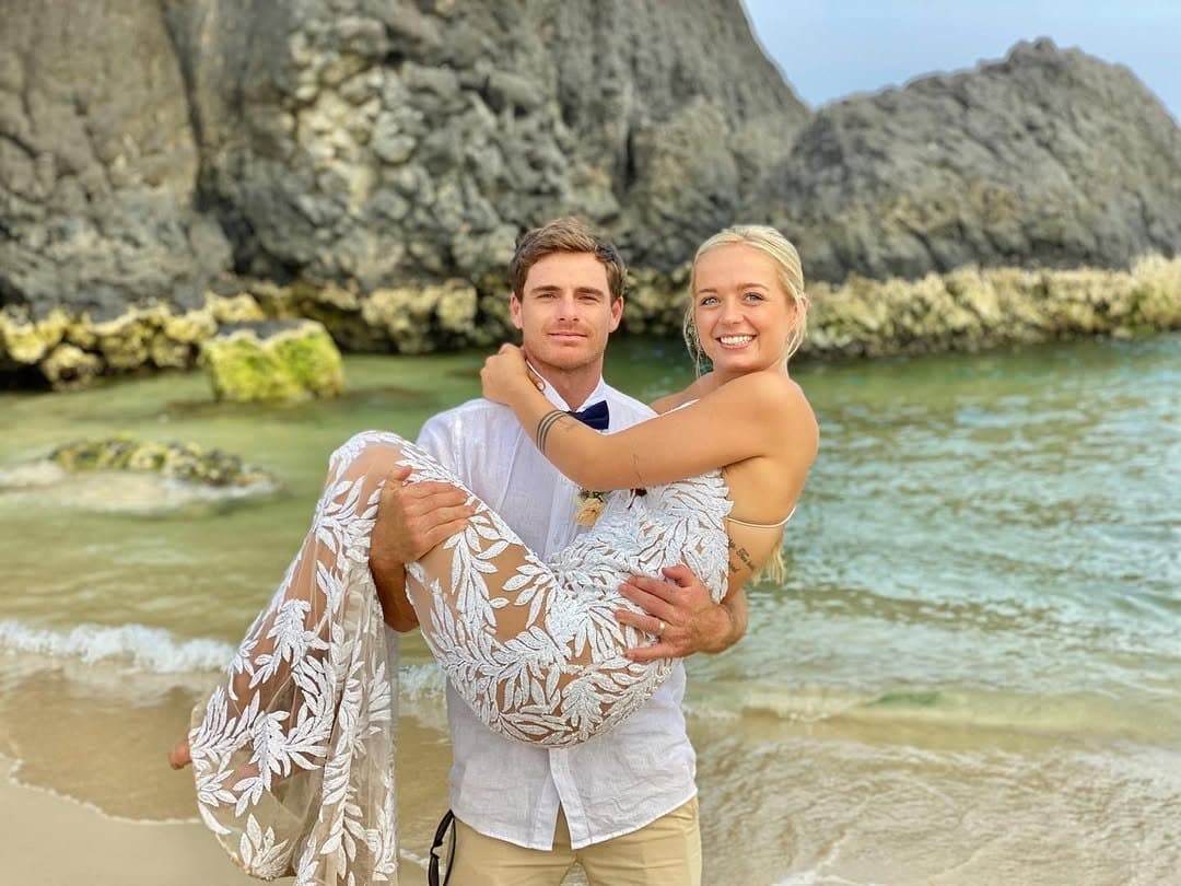 Wow Wow Wow Couple | Lauren