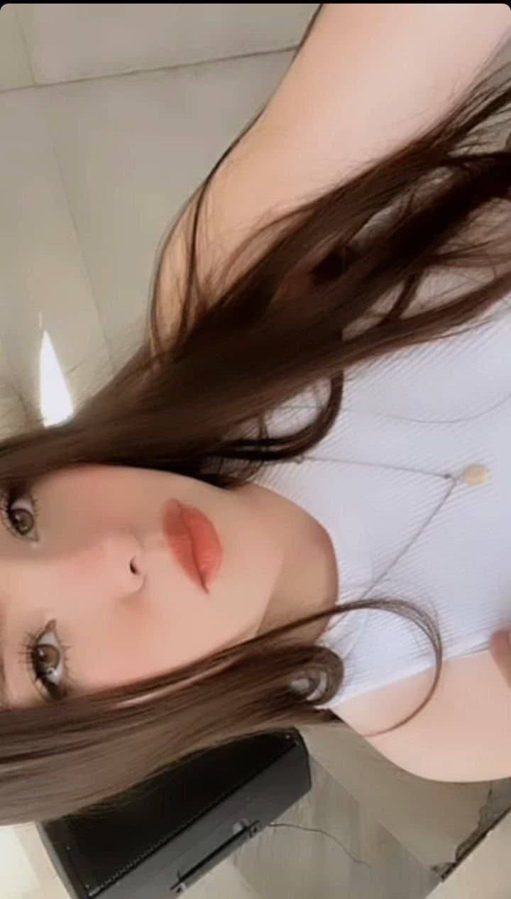 Buenas tetas y cara bonita