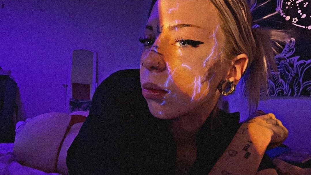 Tight German Emo Slut Aaliyah