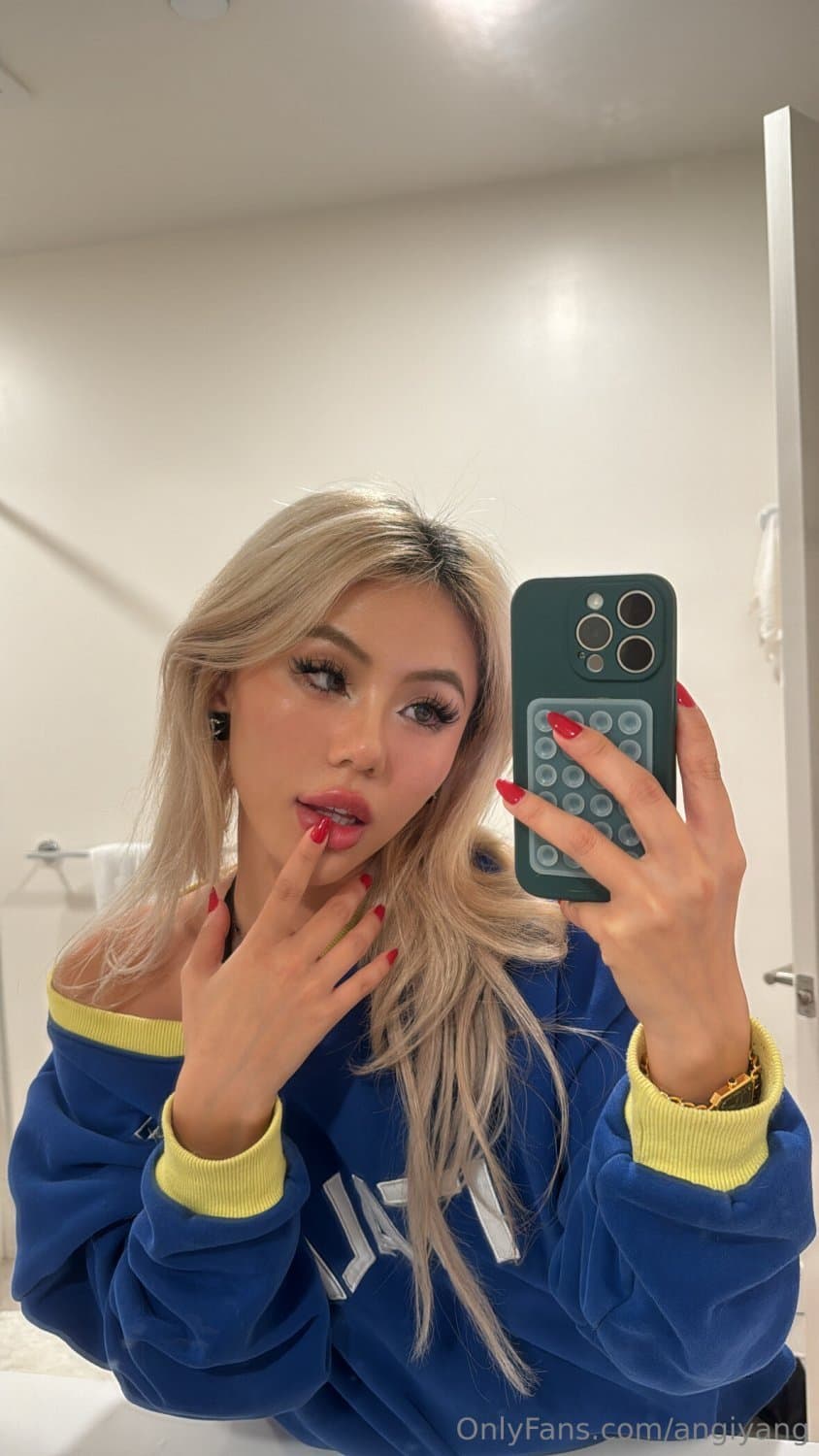 Beautiful Asian ABG Teen Whore Shows Off Beautiful Amateur Body College Whore