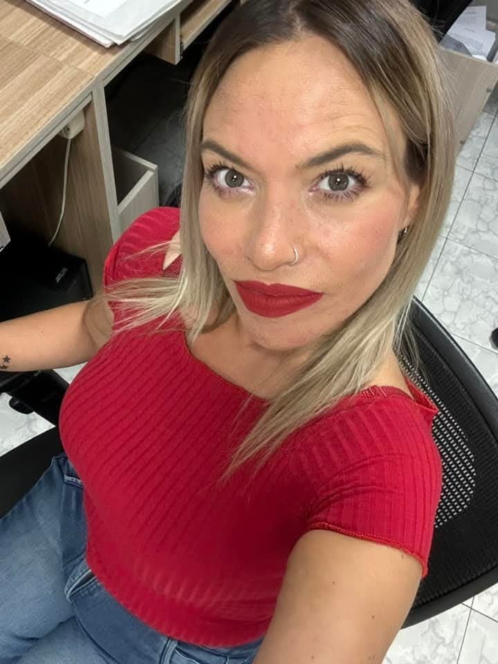 Haberme cogido a la mamá y unos años mas tarde a su hija fue excitante, las dos la chupan delicioso