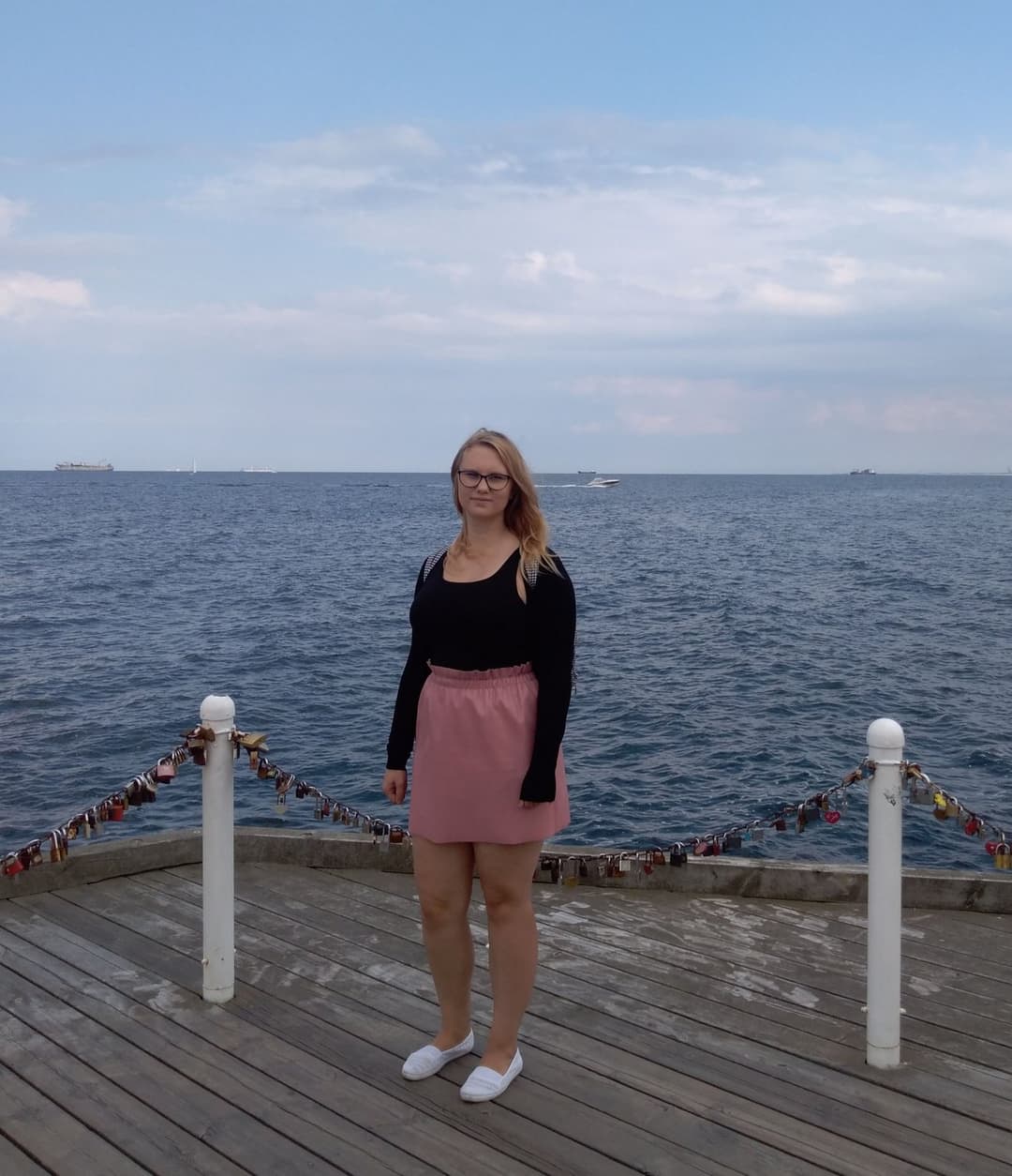 Cute foreigner Karolinka and her bangin natural curves! ?