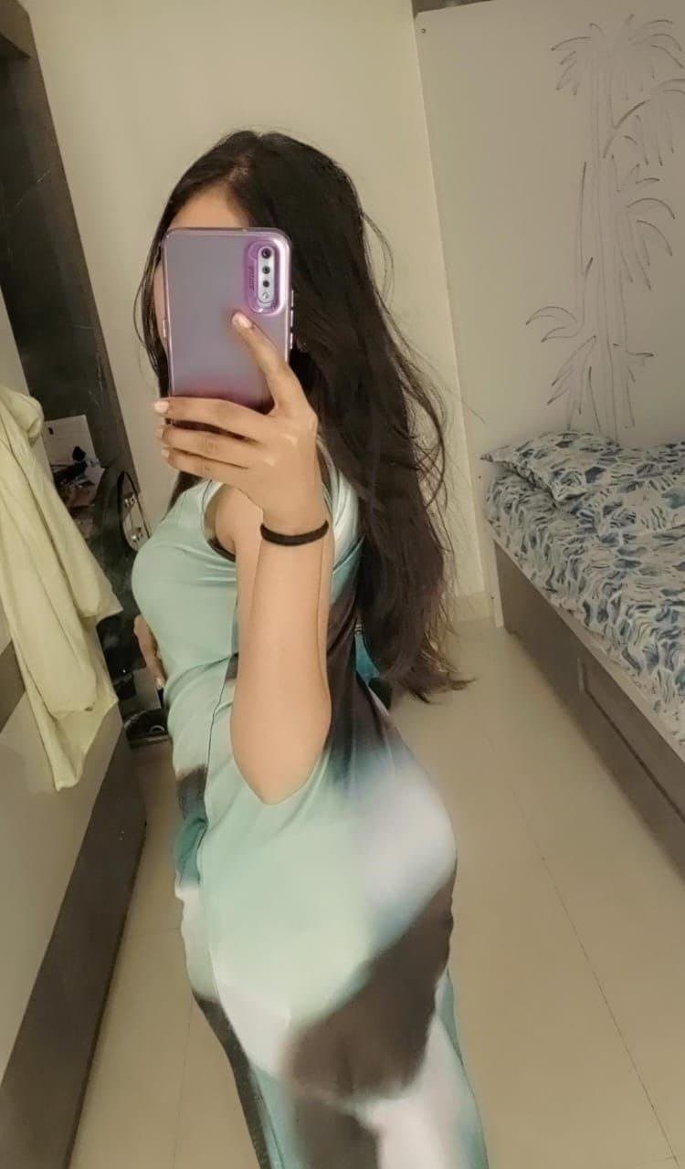 Beautiful Sexy Indian Gf Showing Teasing