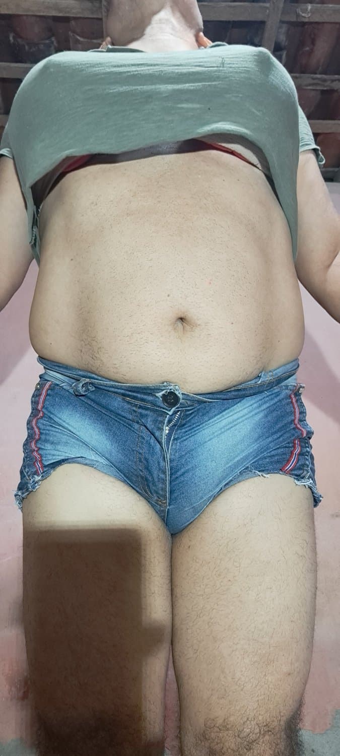 mostrando meu cuzinho