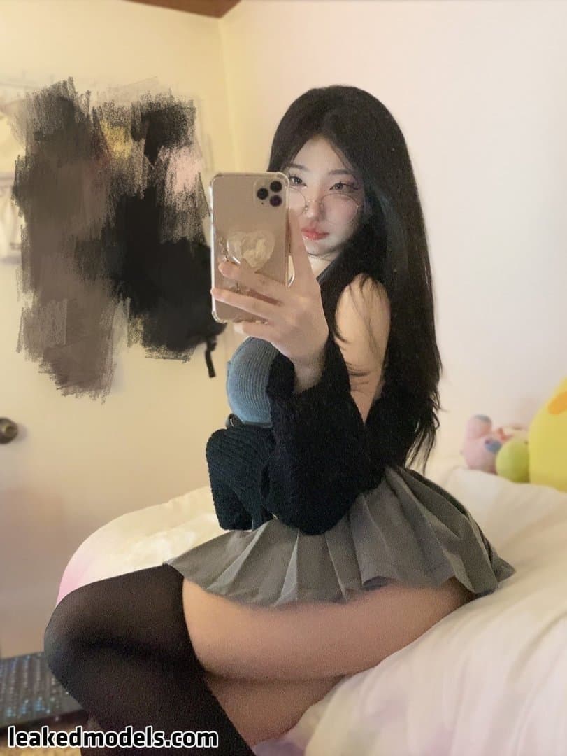 Asian Twitch streamer 1