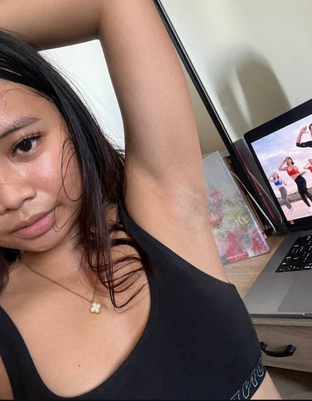 Pinay Havana showing sweaty armpits axilas suvaco