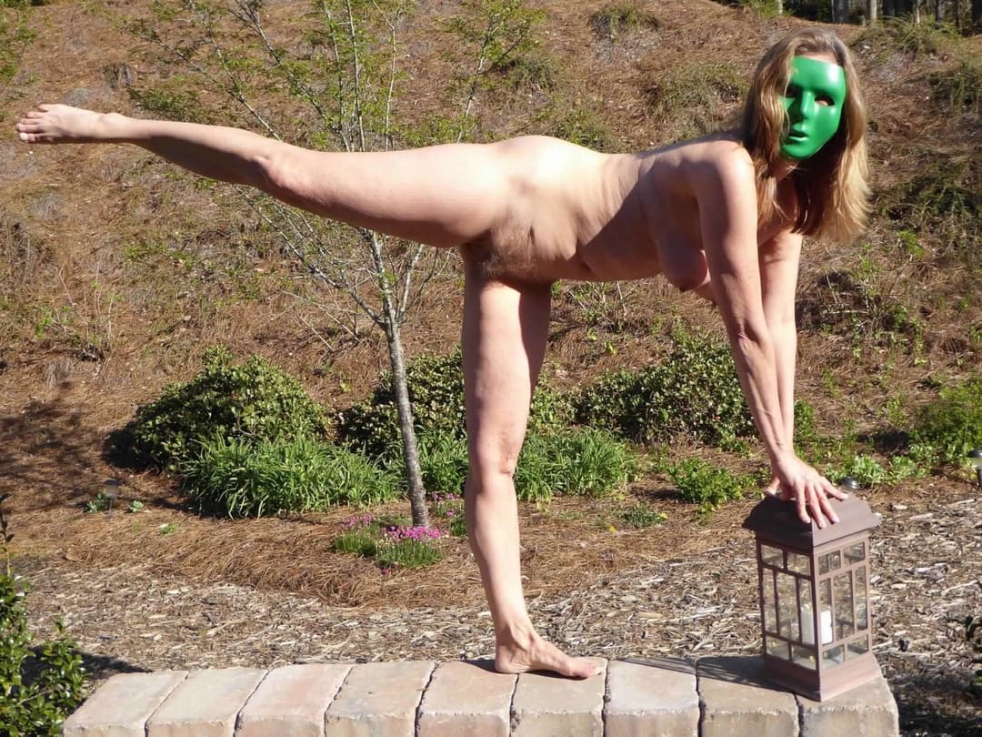 Natascha Cone hiding her gorgouse face behind mask but her fine body gives her away