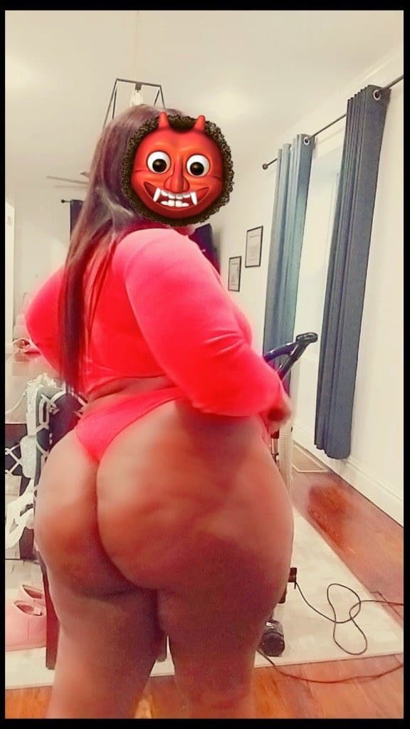 Thick azz Aunty love venom