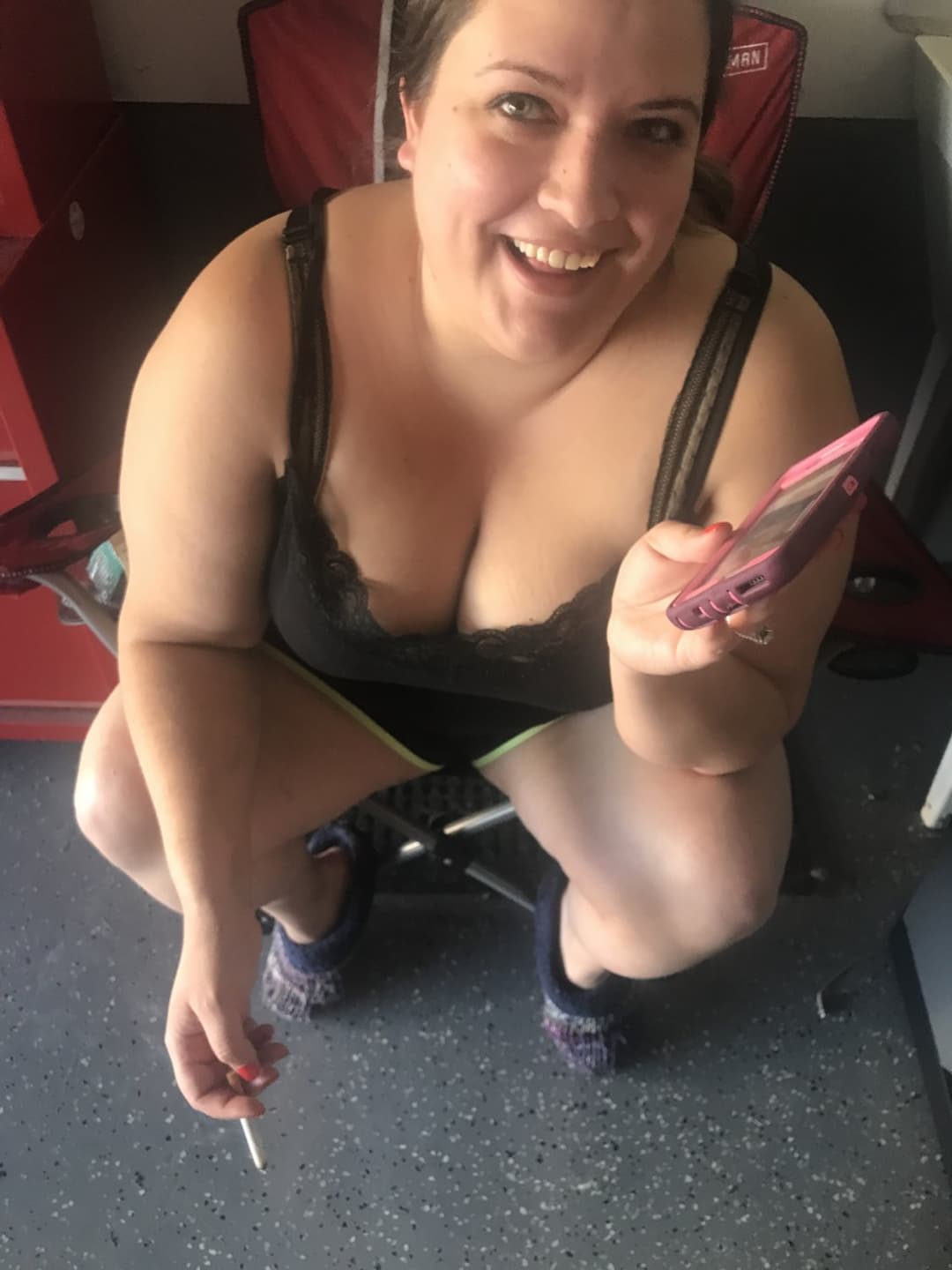 Thick beauty Whitney loves to be seen ??