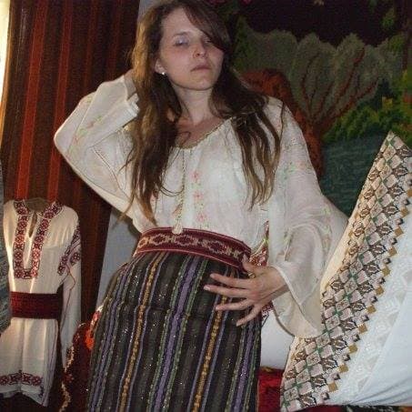 Alexia aime se montrer