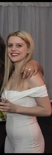 Share my GF Kirsty in groups and bully me and I’ll share her nudes. Kik keirabigass67