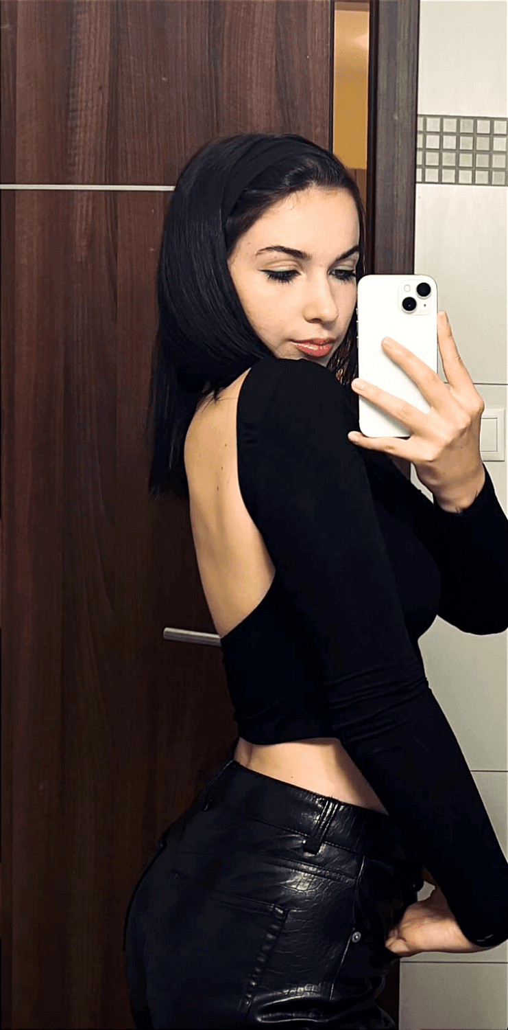 [kik] shsjebbd 19yo ex is eager for cock She wants it all day needs a good pounding and cum on face