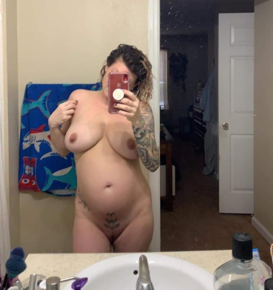 Click to view full size Random snapchat and tinder sluts. A couple married and engaged