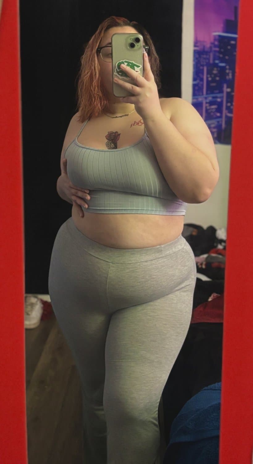 PAWG Gorda no jeep novo, mamando negão funcionário; PAWG cumshot bbw suck cock big ass