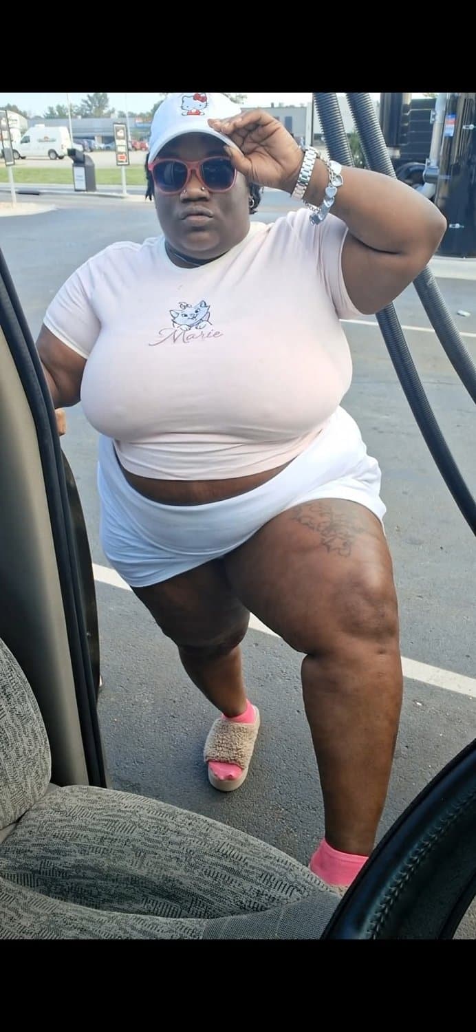 HUGE THICK MEGA EBONY BBW BUG OLE JUICY ASS BOOTY